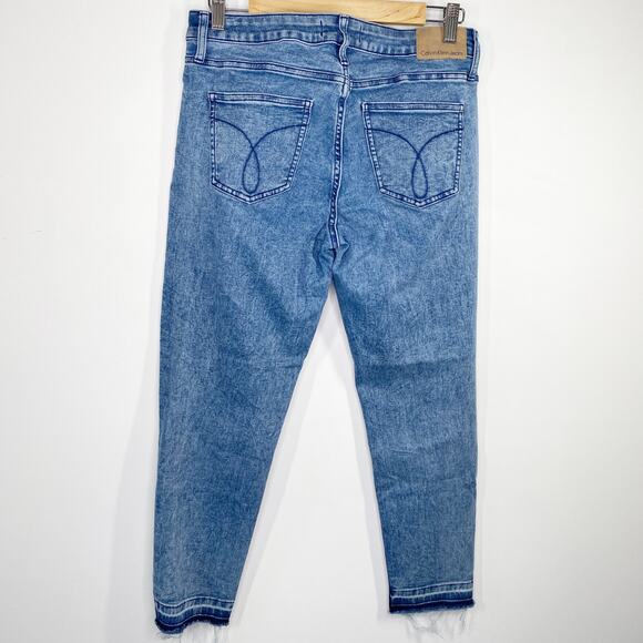Calvin Klein Jeans Medium Wash Blue Denim Ankle Skinny Jeans Women's Size 12 - Picture 2 of 10